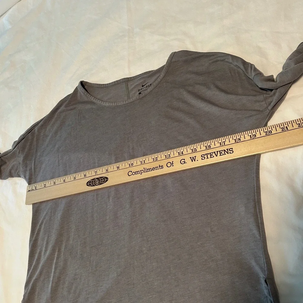 Nike Dri-FIT Long‎ Sleeve Top Women's Small Gray Athletic Training Shirt